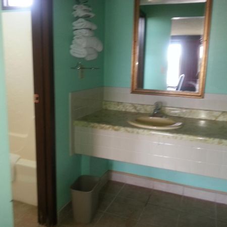 Gray Plaza Motel West Frankfort Екстер'єр фото