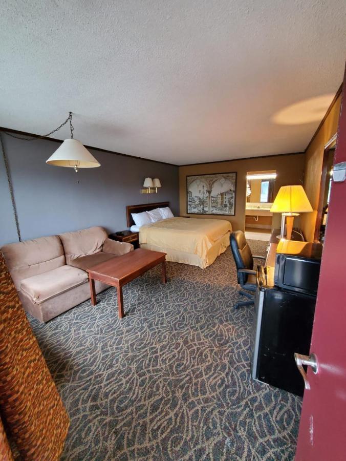 Gray Plaza Motel West Frankfort Екстер'єр фото