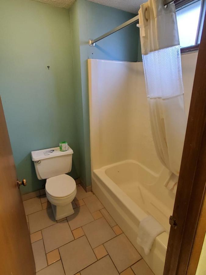 Gray Plaza Motel West Frankfort Екстер'єр фото